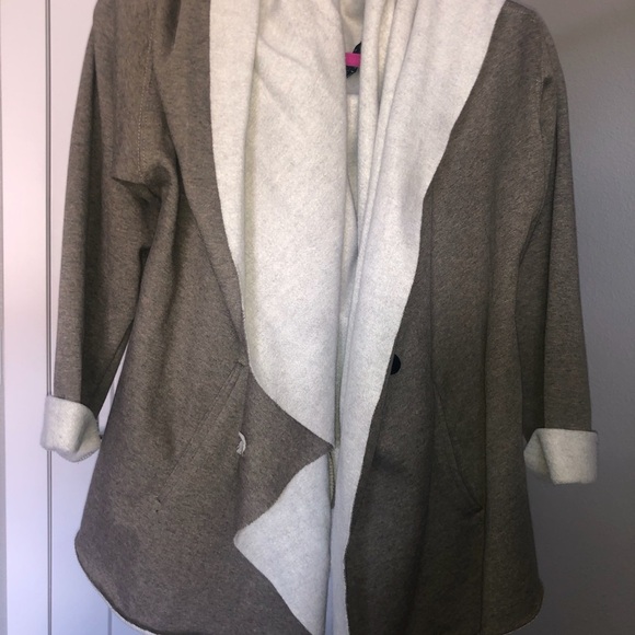 Walter Baker Fleece Cover Up - Picture 5 of 7